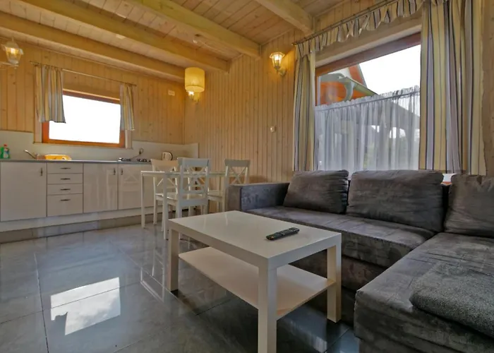 Dominika بيت خشبي *